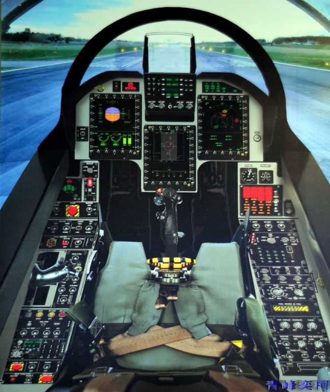 jf+17+thunder+cockpit+%25281%2529.jpg
