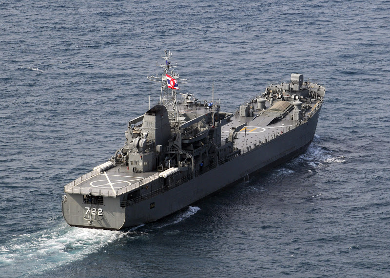 HTMS_Surin_%2528LST-722%2529.jpg
