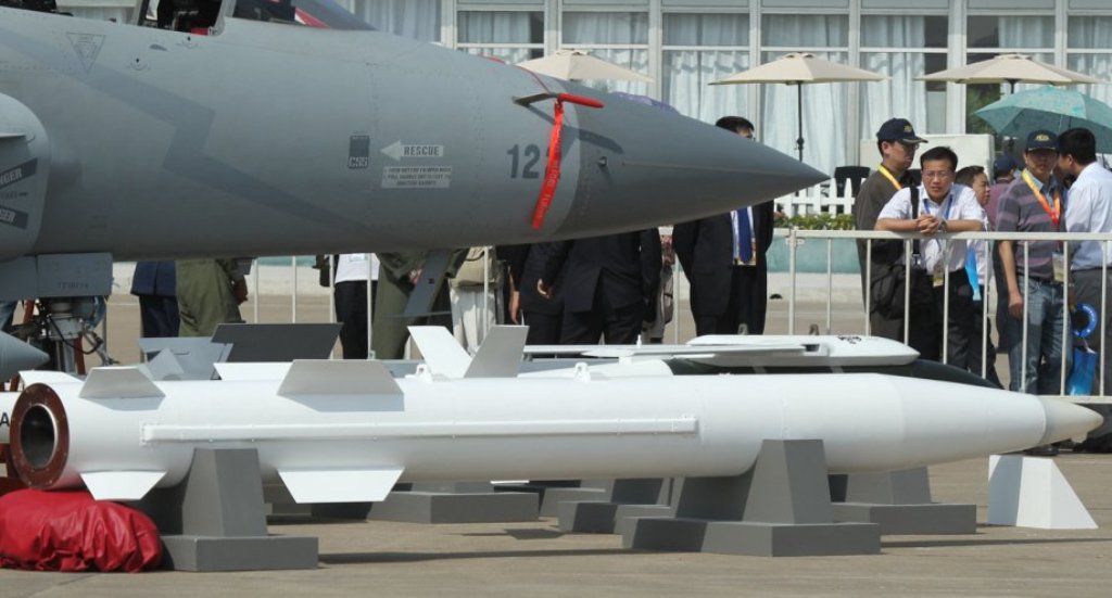 CM-400+AKG+Supersonic+Long+Range+Anti+ShipLand+Attack+Missile+JF-17+Thunder+FC-1+J-10+FC-20+J-31+J-20+J-11CM-400+AKG+supersonic+standoff+land+attack+missile+unveiled+fired+operational+carrier+Airshow+China+in+Zhuhai+(1).jpg