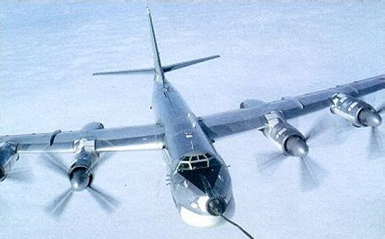 Russia+TU-95+bear+by+asian+defence+%252813%2529.jpg