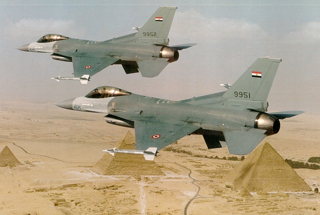 Egypt+Daily+News+2+F16+pyramid.jpg