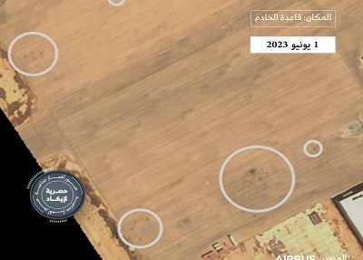 صور أقمار صناعية نشرتها منصة إيكاد عن عملية استهدفت طائرة شحن عسكري روسية في قاعدة الخادم شمال شرق ليبيا (صفحة المنصة على فيسبوك)