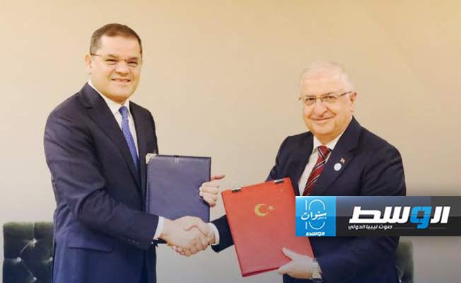 الدبيبة يوقع مع وزير الدفاع التركي مذكرة تفاهم في المجالات العسكرية