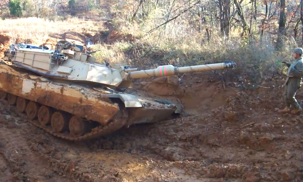 alh-off-roading-in-an-abrams-tank-small.jpg