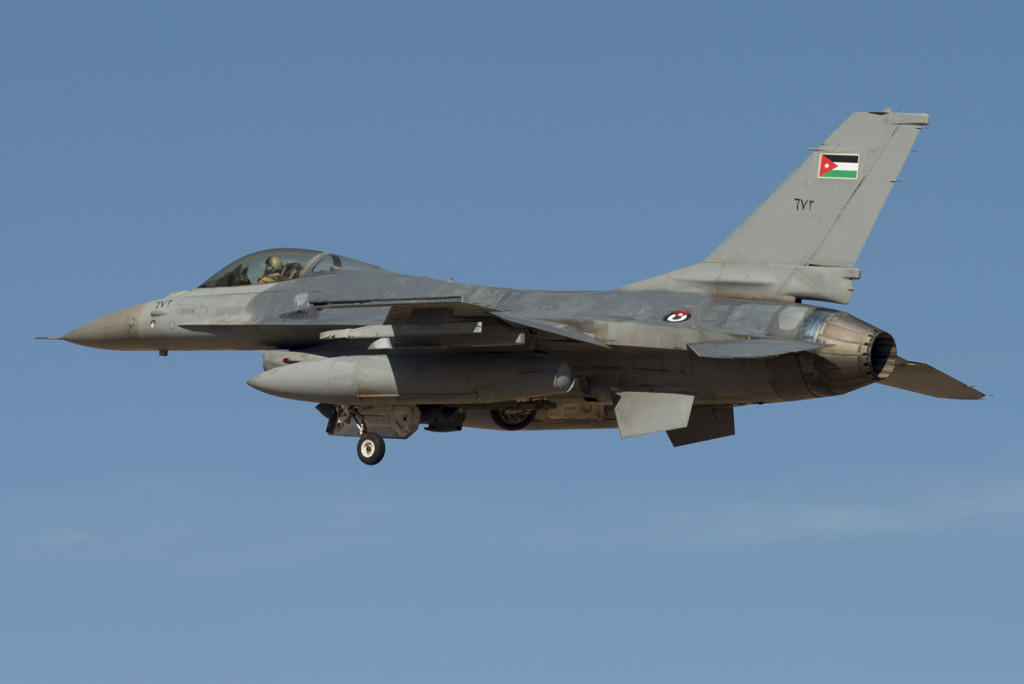 673_F-16AM_61-432_M13-18_1sqn_FMS-81-0751_1_RJAF-1024x684.jpg