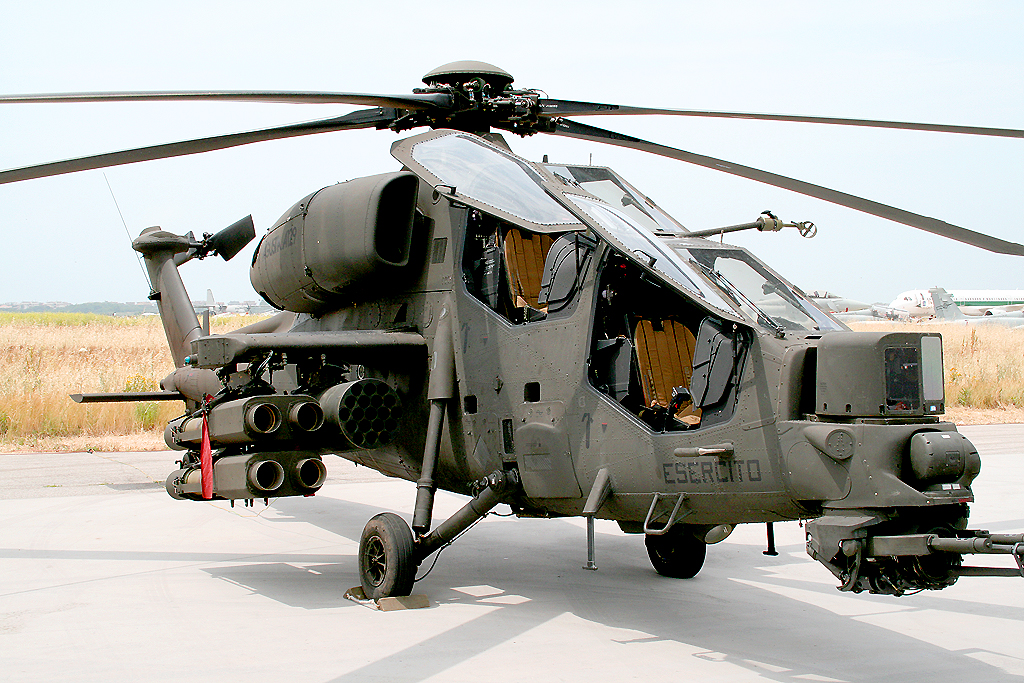A129-Mangusta-Helicopter-02.jpg