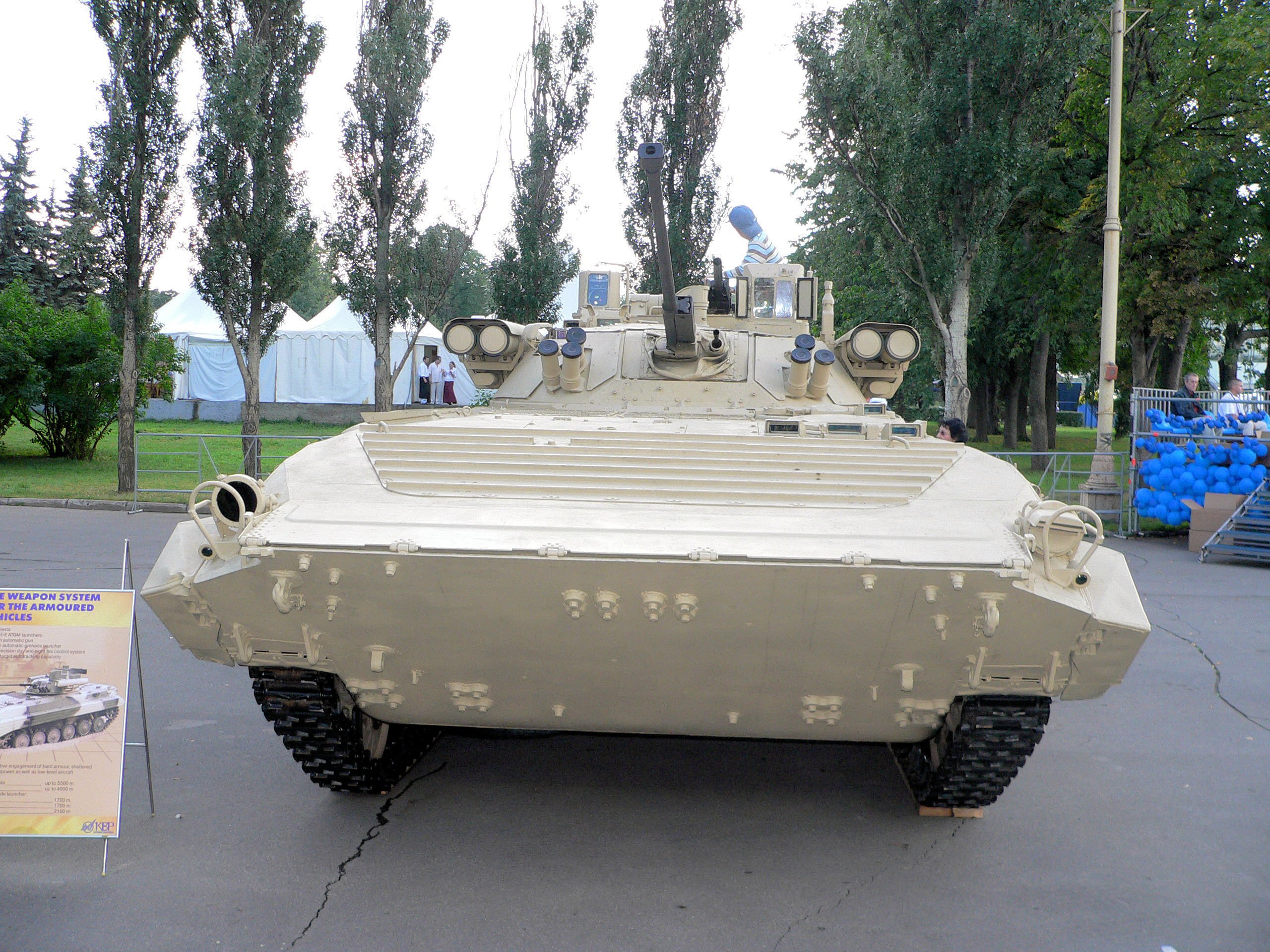 bmp-2m_w_kornet_002_of_123.jpg