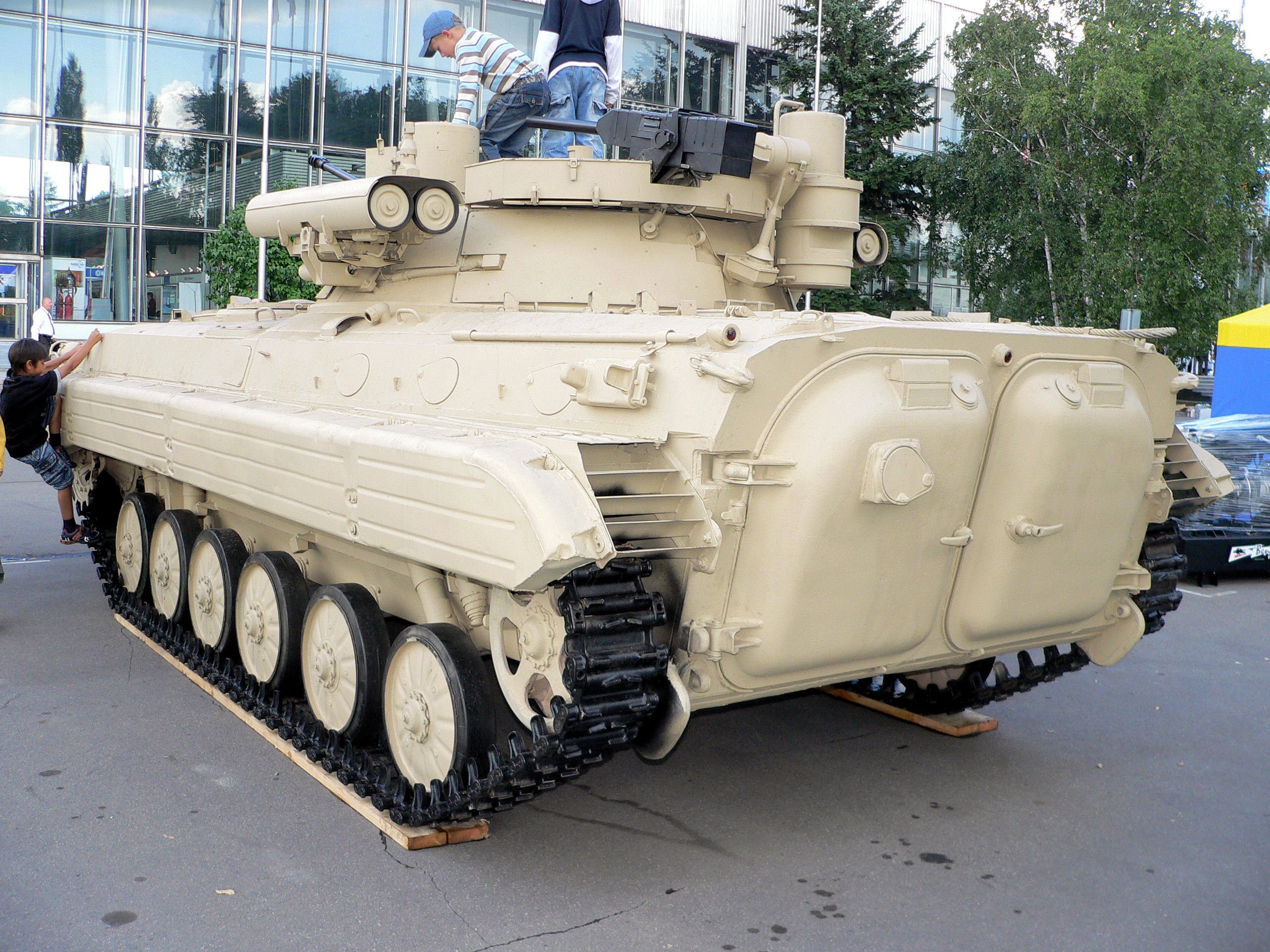 bmp-2m_w_kornet_008_of_123.jpg
