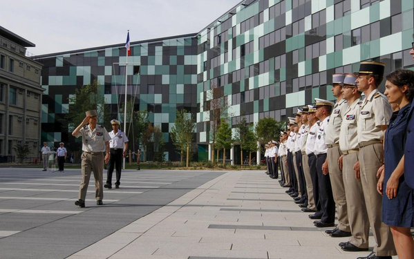 Frances-Army-Chiefs-Facing-New-Threats-Get-New-Pentagon-4.jpg