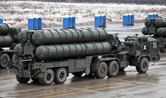 S-400-missile-defense-system-russia-artic-696x412.jpg