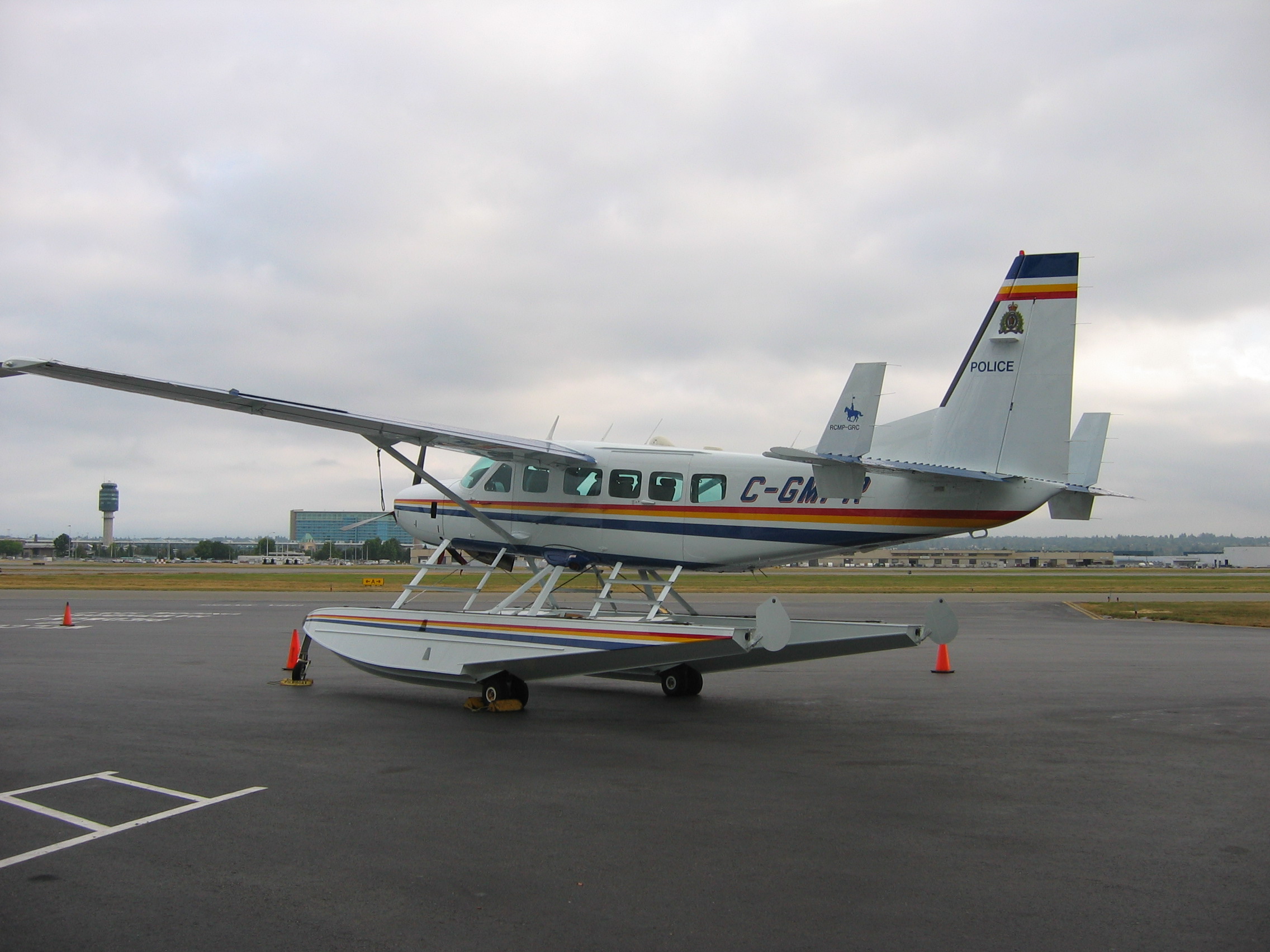 RCMP_Cessna_Caravan_on_Floats.JPG