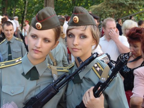 russian-female-soldiers-460x345.jpg