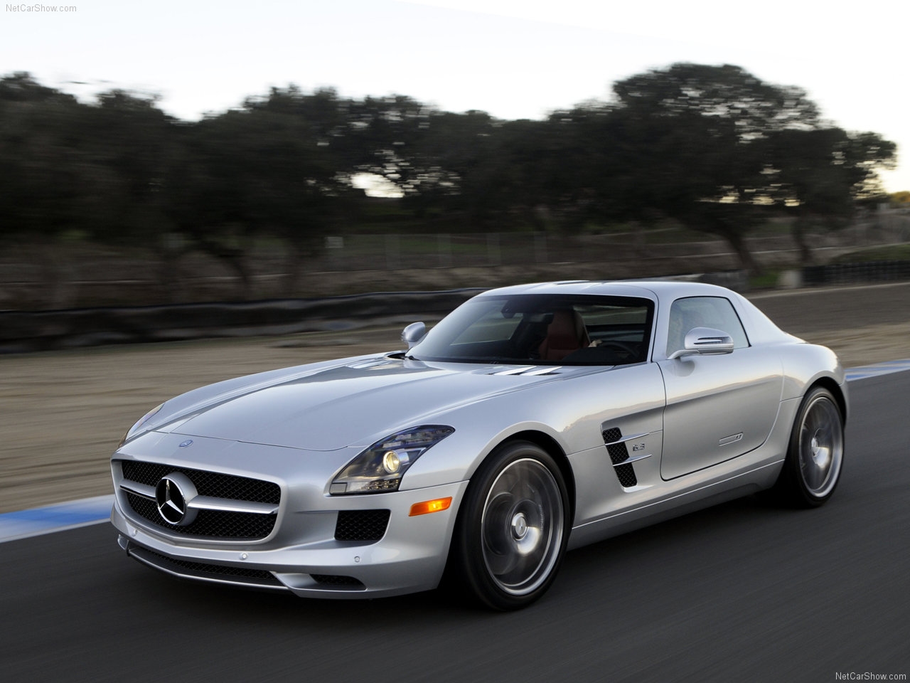 mercedes-benz-sls_amg_us_version_2011_1280x960_wallpaper_03_.jpg