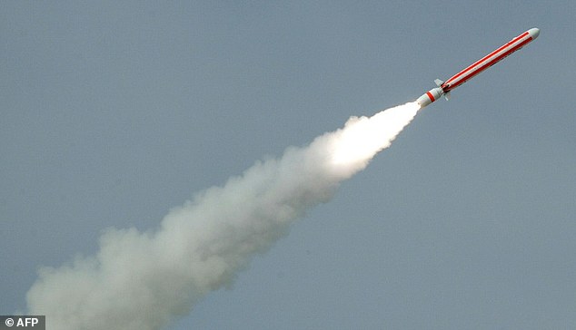 18gV5Sctdzc11cf0c5f49c172ff2-4102036-Pakistan_said_its_first_submarine_launched_cruise_missile_Babur_-a-105_1483975582875.jpg
