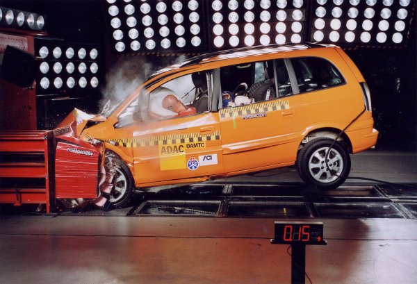 Computer-Tomography-Used-in-Car-Crash-Testing-Will-Improve-Passenger-Safety-2.jpg