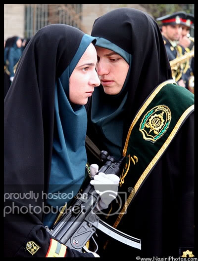 military_woman_iran_police_000002jpg.jpg