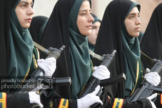 military_woman_iran_police_000028jpg.jpg