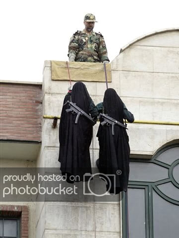 military_woman_iran_police_000030jpg.jpg