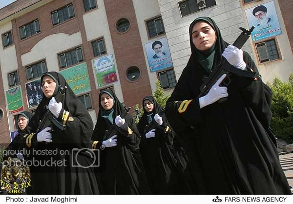 military_woman_iran_police_000059jpg.jpg