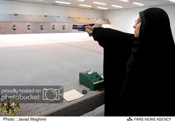military_woman_iran_police_000069jpg.jpg