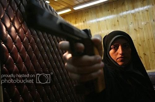 military_woman_iran_police_000141jpg.jpg