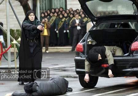 military_woman_iran_police_000183jpg.jpg