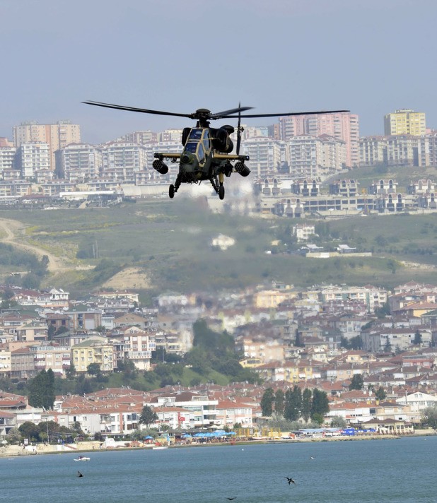 15759_milli-helikopter-atak-in-gosterisi-nefes-kesti_186978.jpg