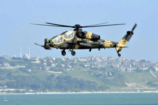 15759_milli-helikopter-atak-in-gosterisi-nefes-kesti_516216.jpg