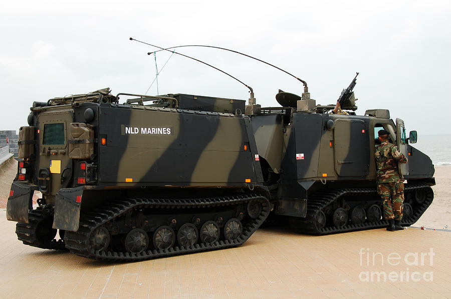 the-bandvagn-bvs10-viking-used-luc-de-jaeger.jpg