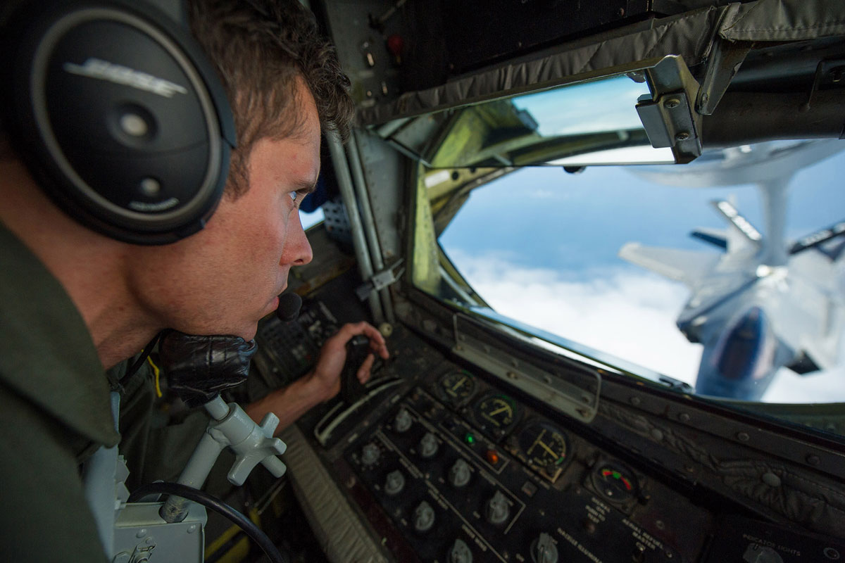 kc-135-stratotanker_001.jpg