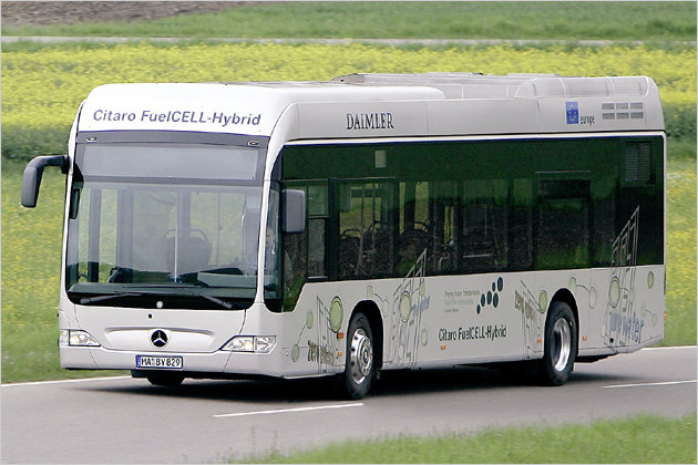 Mercedes-Benz-Bus-25682_1258452029493.jpg