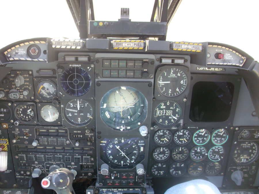 cockpit_of_a_10_thunderbolt_ii_by_irjustman-d527c40.jpg