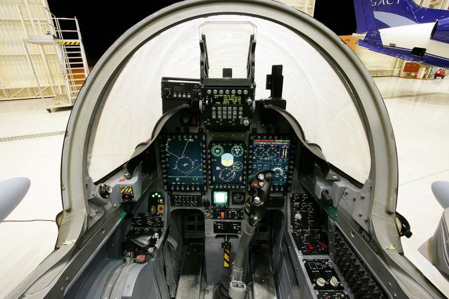 Embraer_super_tucano_cockpit.jpg