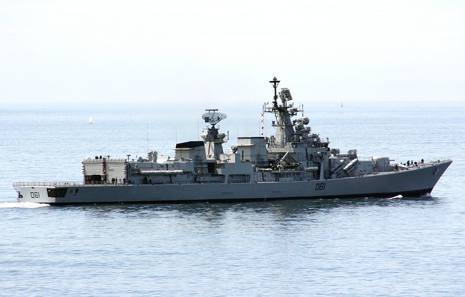 Delhi-Class-Destroyer-INS-Delhi-D61-Indian-Navy-03.jpg