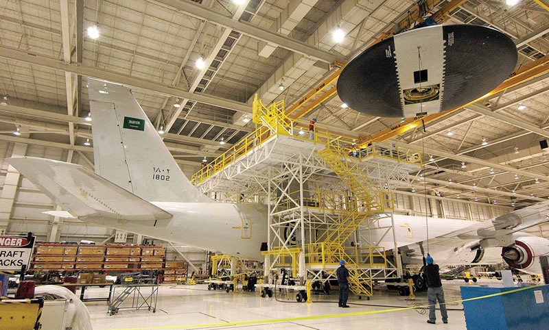 AIR_E-3_Saudi_Maintenance_Tinker_AFB_lg.jpg