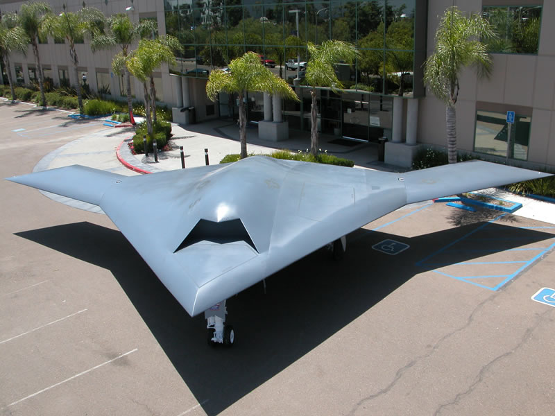 AIR_UAV_X-47B_Parking_Lot_lg.jpg