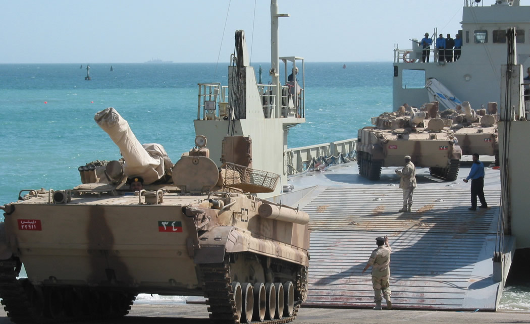 LAND_BMP-3_UAE_Offloading_Kuwait_lg.jpg
