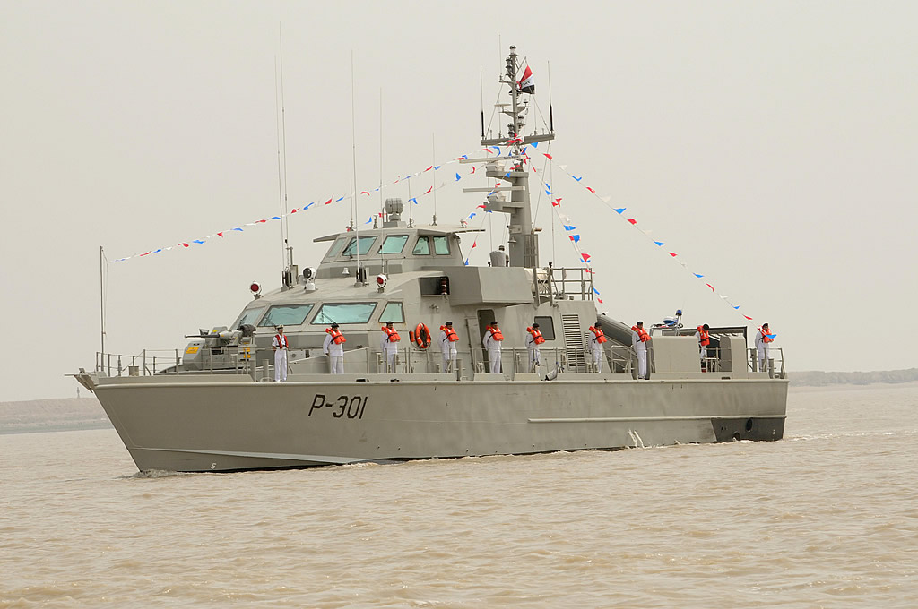 SHIP_CPB_P-301_Swiftship_Iraq_Umm_Qasr_2010_lg.jpg