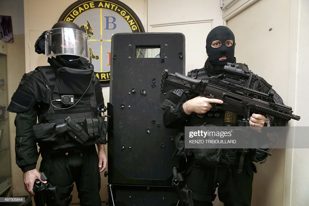 french-police-commandos-of-the-search-and-intervention-brigade-pose-picture-id497505844
