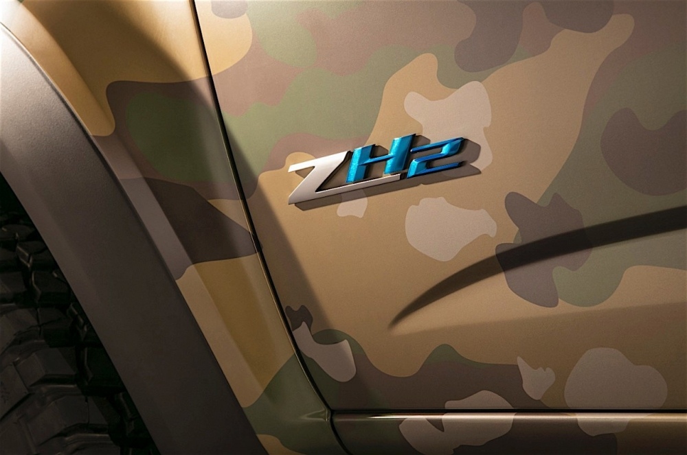 mission-ready-chevrolet-colorado-zh2-fuel-cell-vehicle-breaks-cover-at-us-army_4-1000x663.jpg