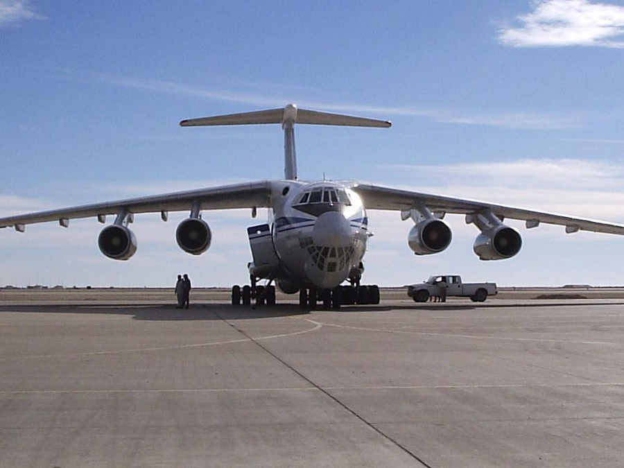 Ilyushin-IL-76-Medium-Range-Transport-Aircraft-Russia.jpg