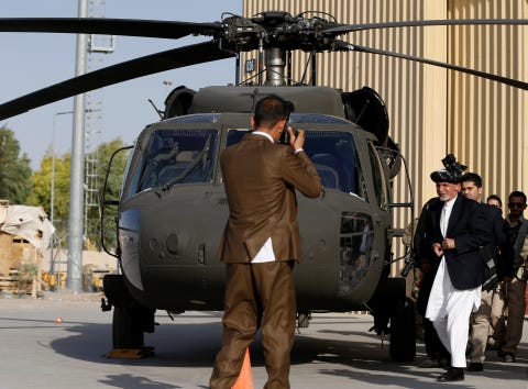 afghanistan-ashraf-ghani-black-hawk-helicopter.jpg