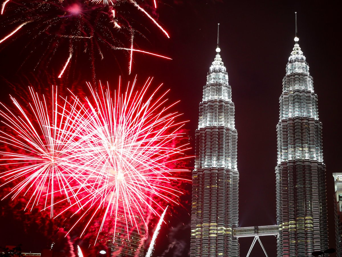 25-malaysia--1506-trillion.jpg