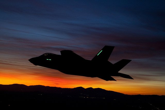 lockheed-ceo-well-have-to-cut-10000-jobs-if-we-go-over-the-fiscal-cliff.jpg