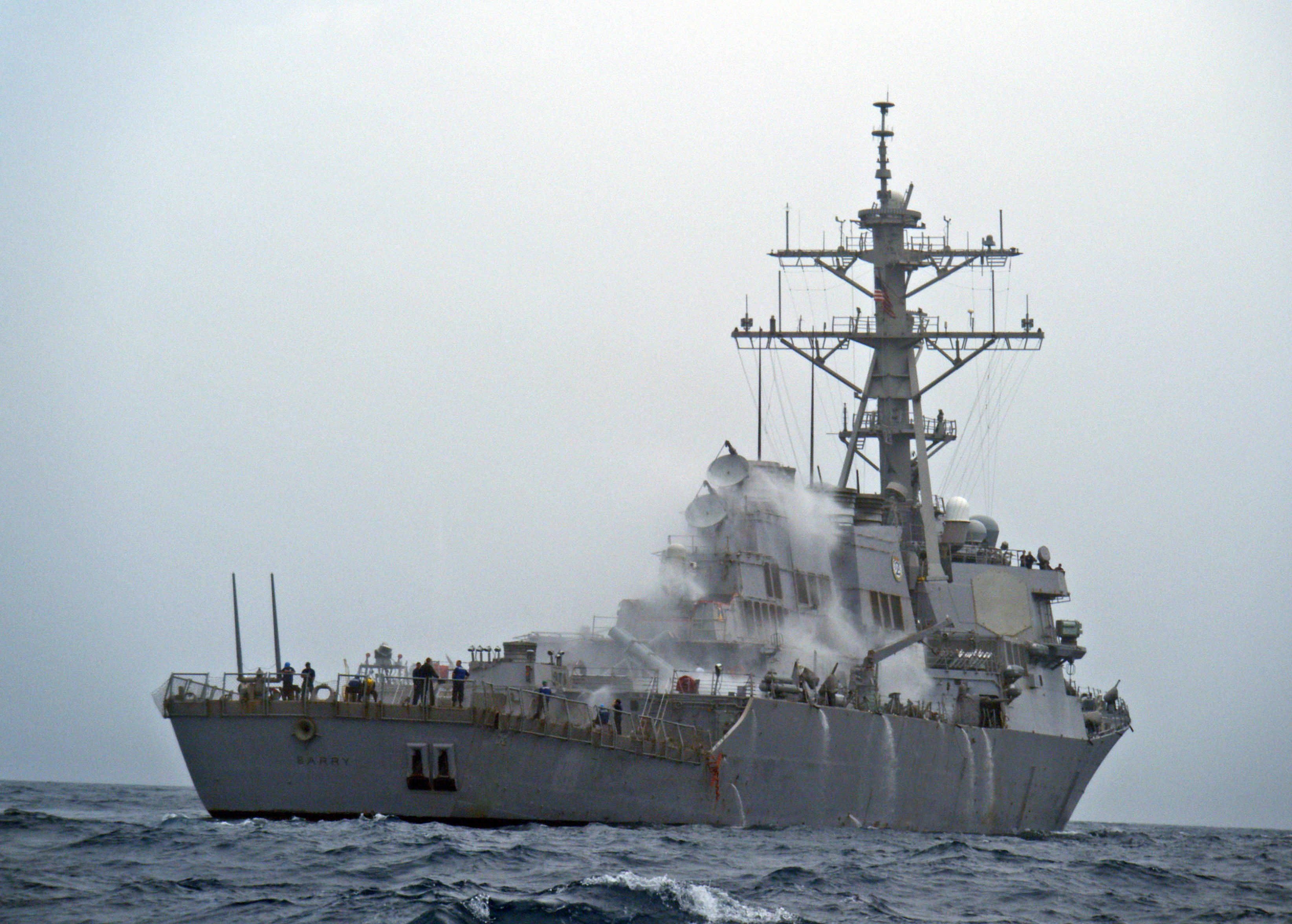 US_Navy_110215-N-XO436-093_The_Arleigh_Burke-class_guided-missile_destroyer_USS_Barry_(DDG_52)_conducts_an_operational_check_of_the_countermeasure.jpg