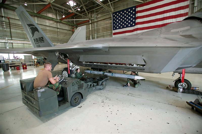 AIM-120D_loaded_on_F-22.jpg