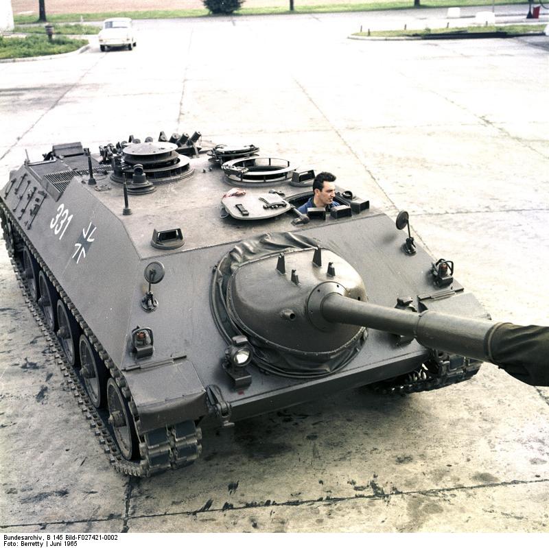 Bundesarchiv_B_145_Bild-F027421-0002%2C_Kanonenjagdpanzer_%28KanJPz%29_-_Jagdpanzer_Kanone_90_mm.jpg