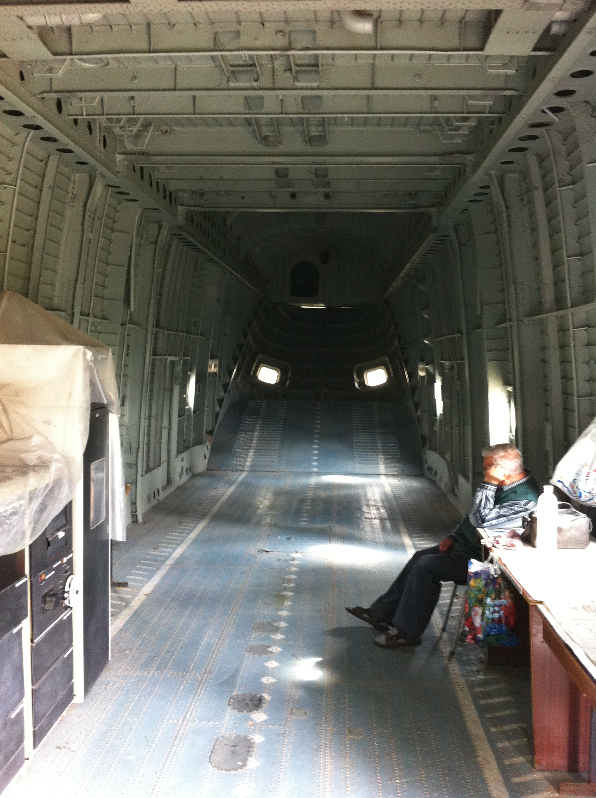 Mil_Mi-26_Russian_helicopter_cargo_compartment.jpg