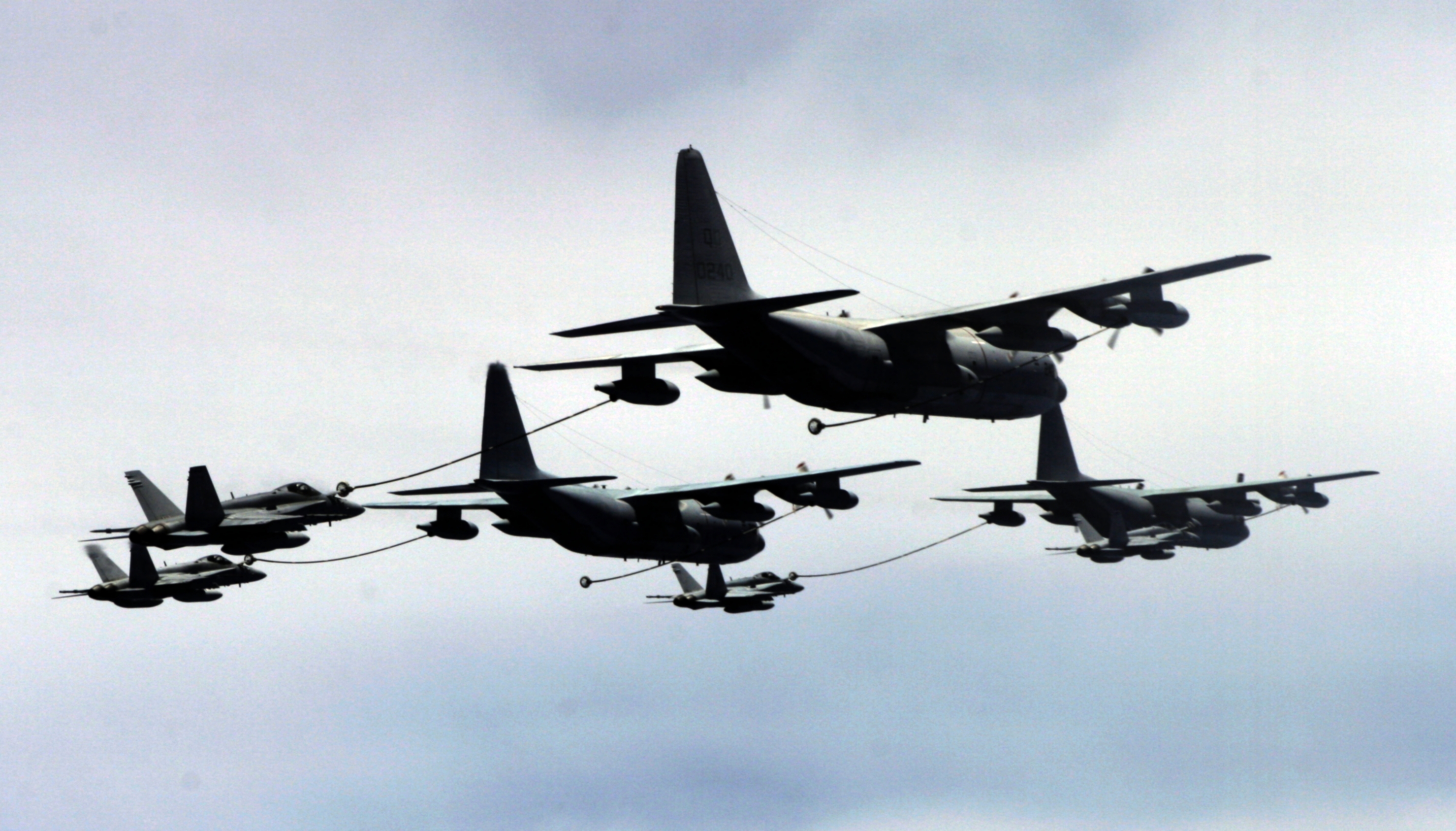KC-130s_VMGR-152_refueling_VFA-97_F-18Cs_2006.jpg