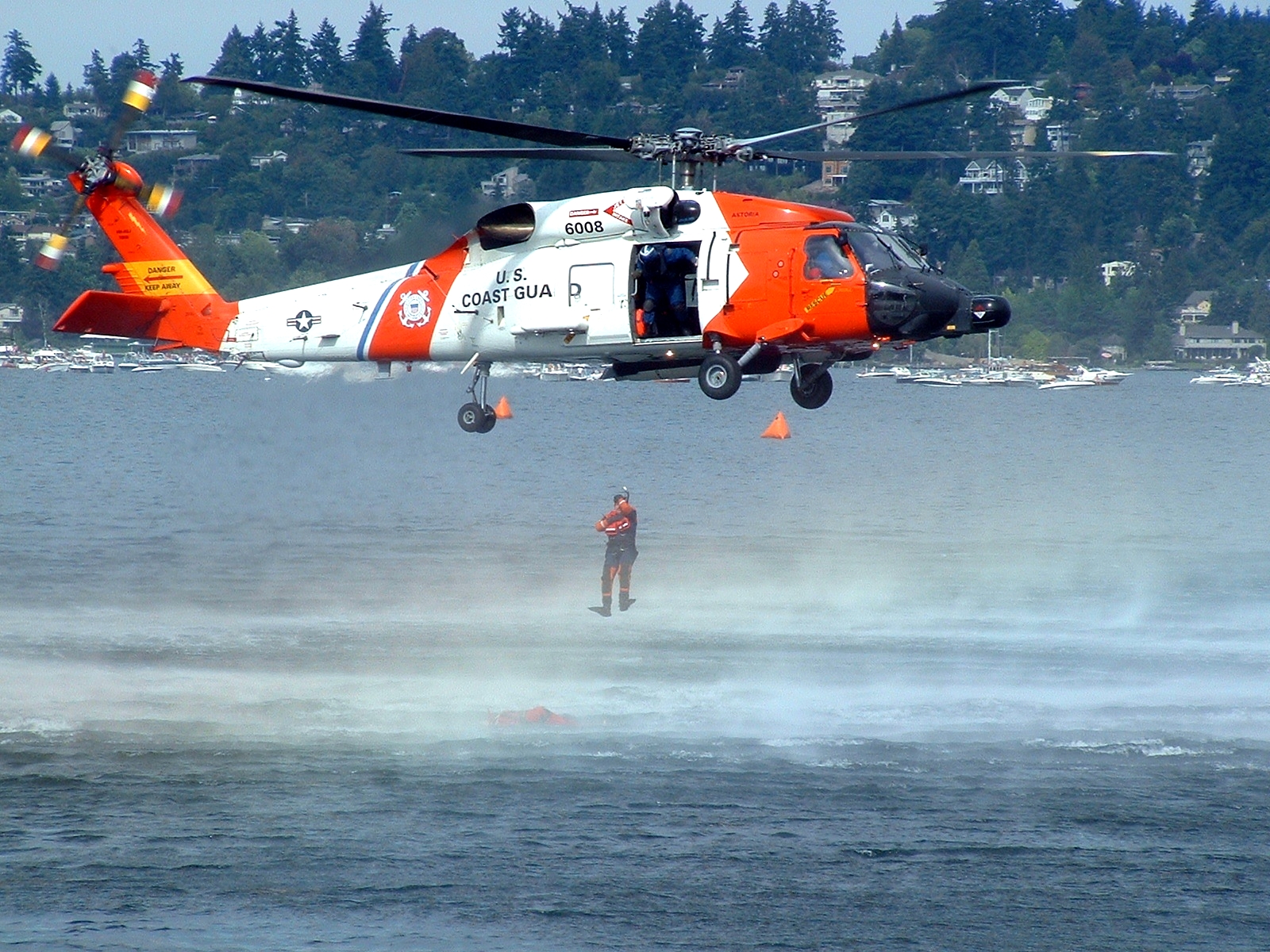 US_Coast_Guard_helicopter_rescue_demonstration.jpg